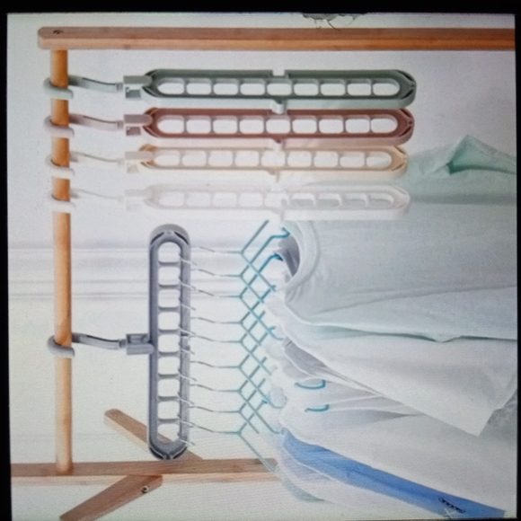 One Clothes hanger closet accessory - Picture 6 of 7